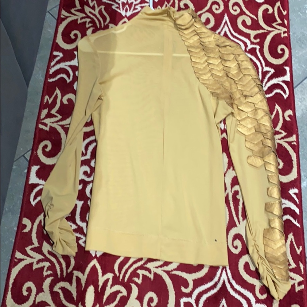 blouse - Picture 2 of 2